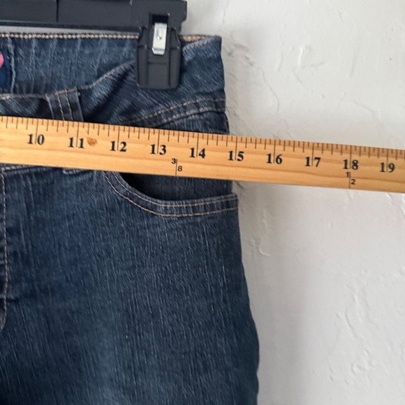 Angels Jeans Y2k Button Pockets Mid Rise Dark Wash Cuffed Capri Jeans Size 10 - Picture 5 of 9